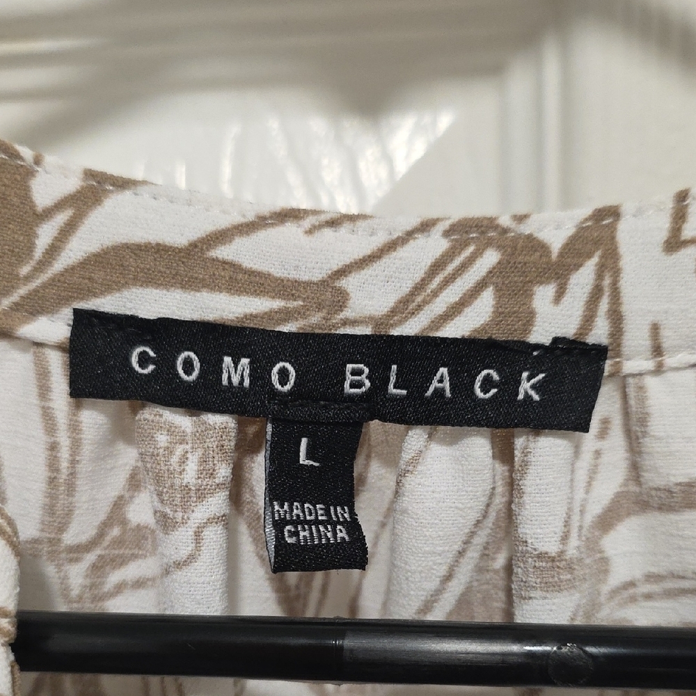 Como Black, Floral Flutter Sleeve Top - Picture 7 of 15